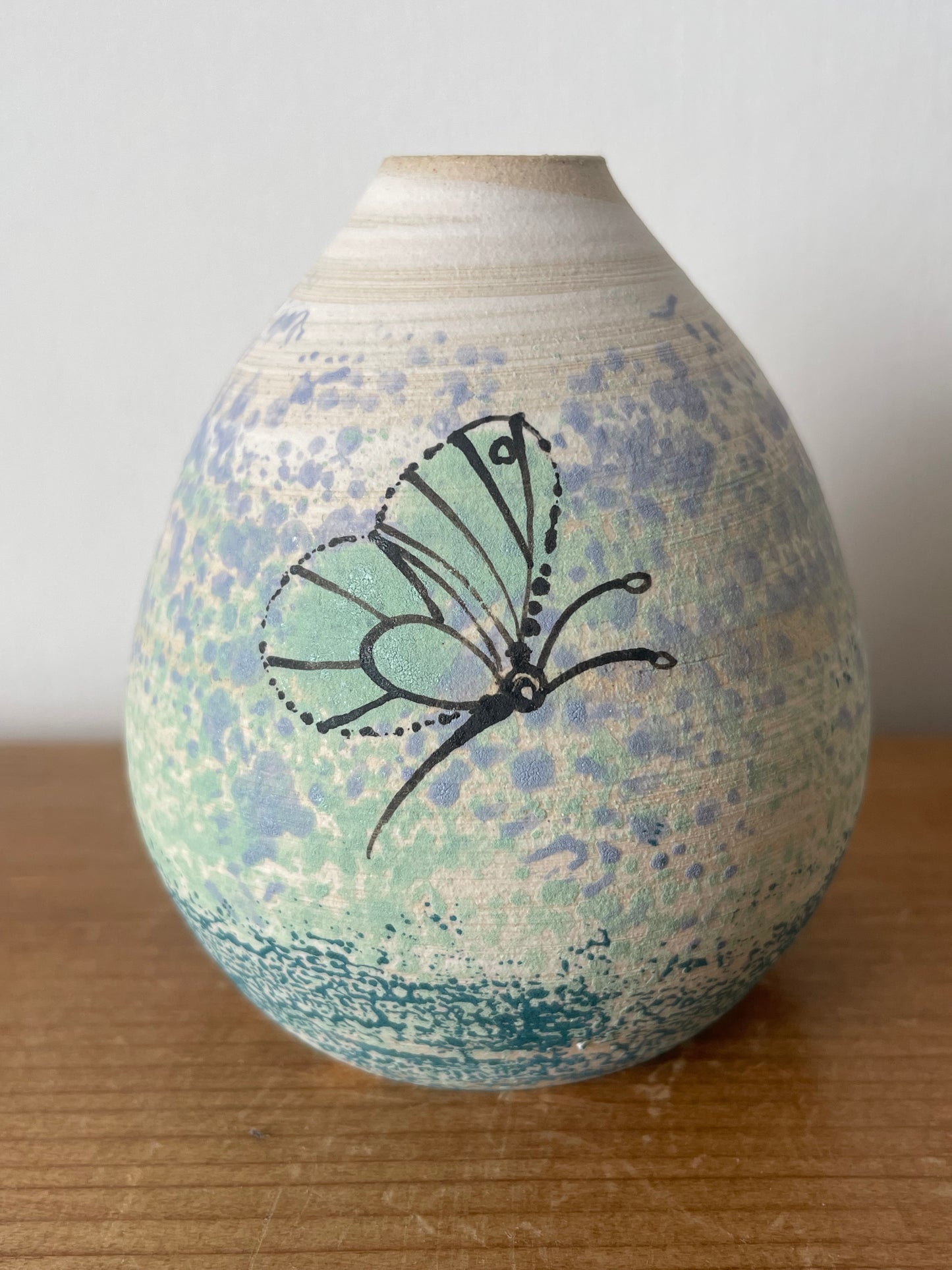 Ceramic butterfly diffuser.